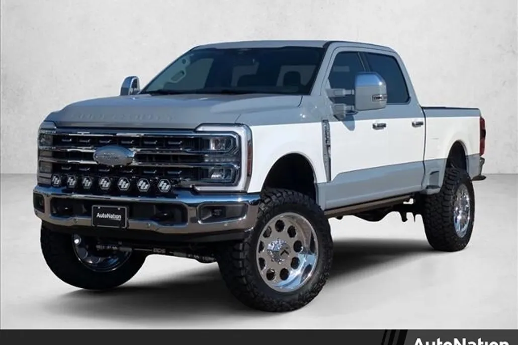 2025 Ford F-250 Lariat photo 1
