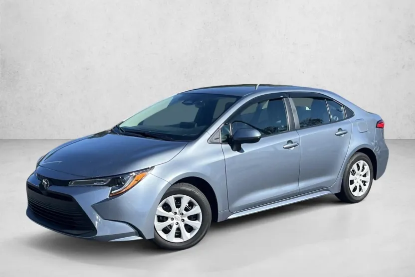 2024 Toyota Corolla LE photo 1