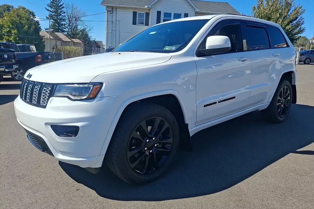 2020 Jeep Grand Cherokee Altitude photo 1