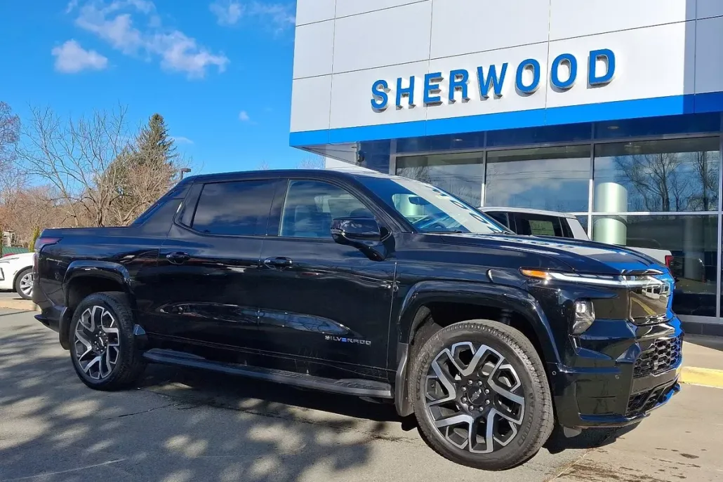 2025 Chevrolet Silverado EV RST photo 1
