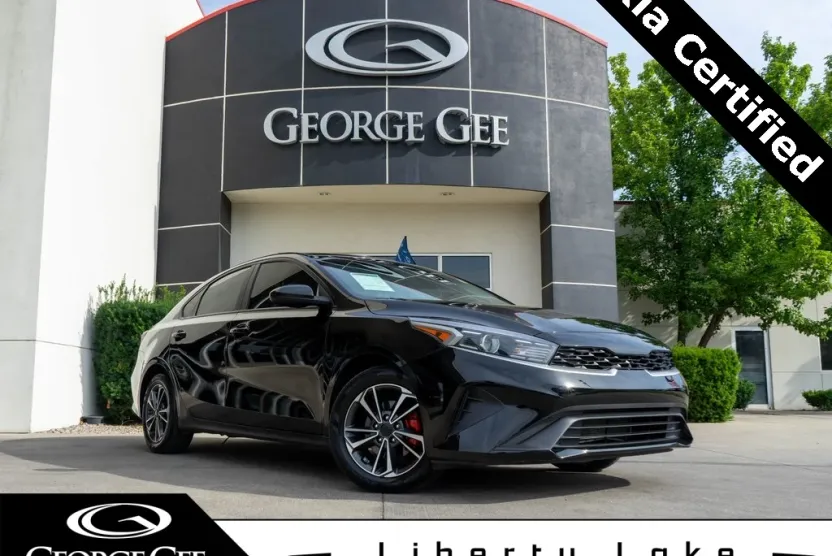 2024 Kia Forte LXS photo 1