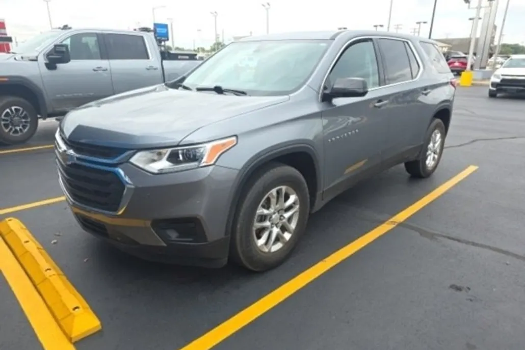 2020 Chevrolet Traverse LS photo 1
