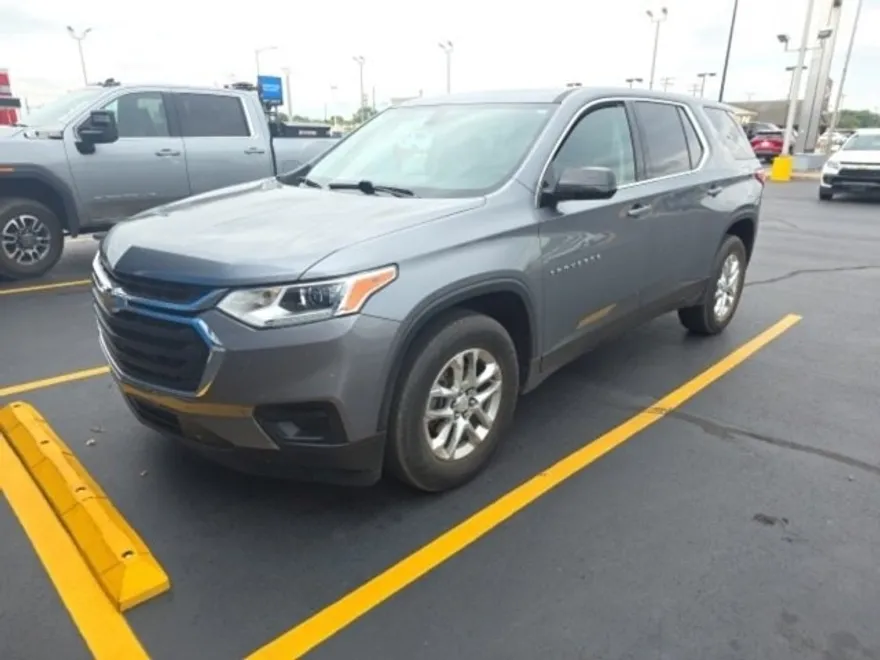 2020 Chevrolet Traverse LS photo 1