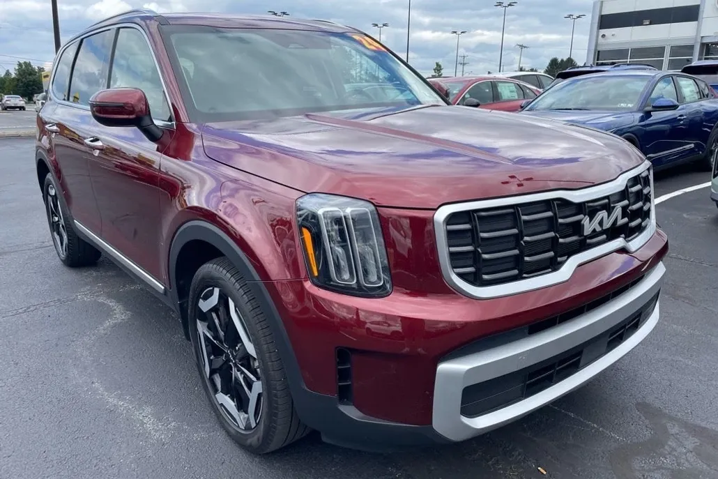 2024 Kia Telluride S photo 1