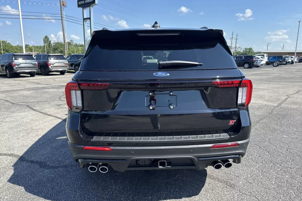 2025 Ford Explorer ST photo 1