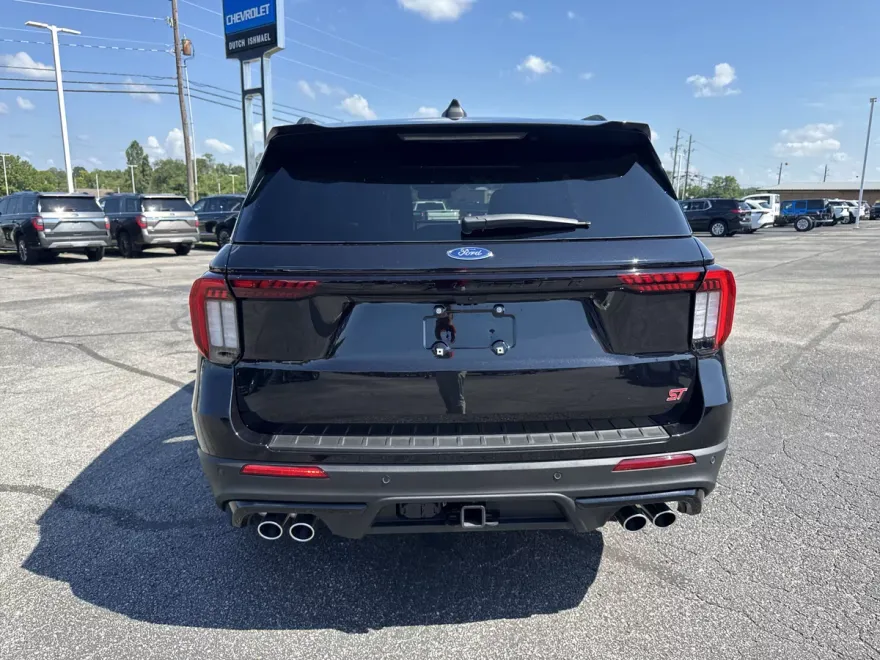 2025 Ford Explorer ST photo 1