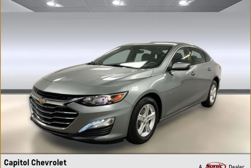 2024 Chevrolet Malibu 1LT photo 1