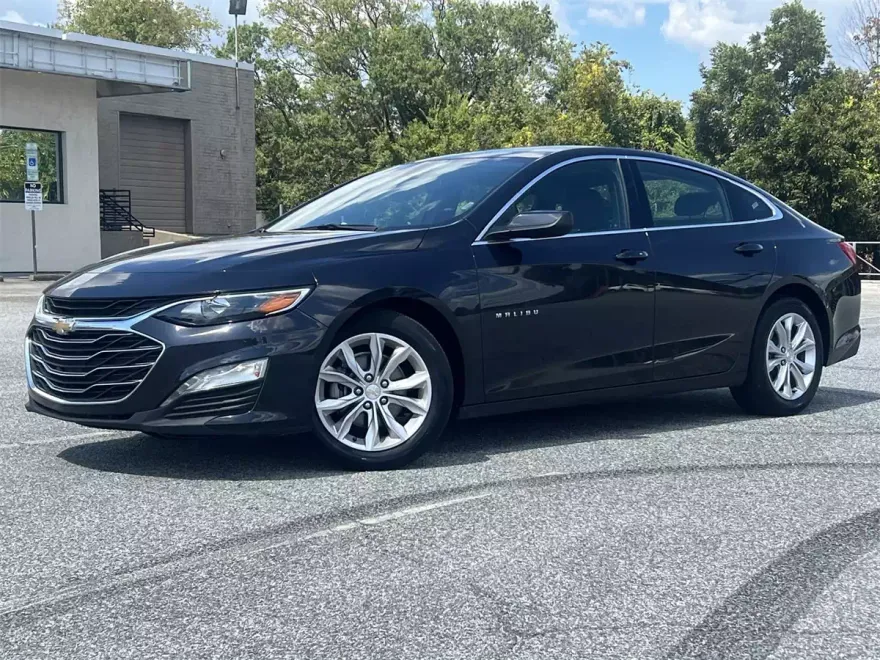 2023 Chevrolet Malibu 1LT photo 1