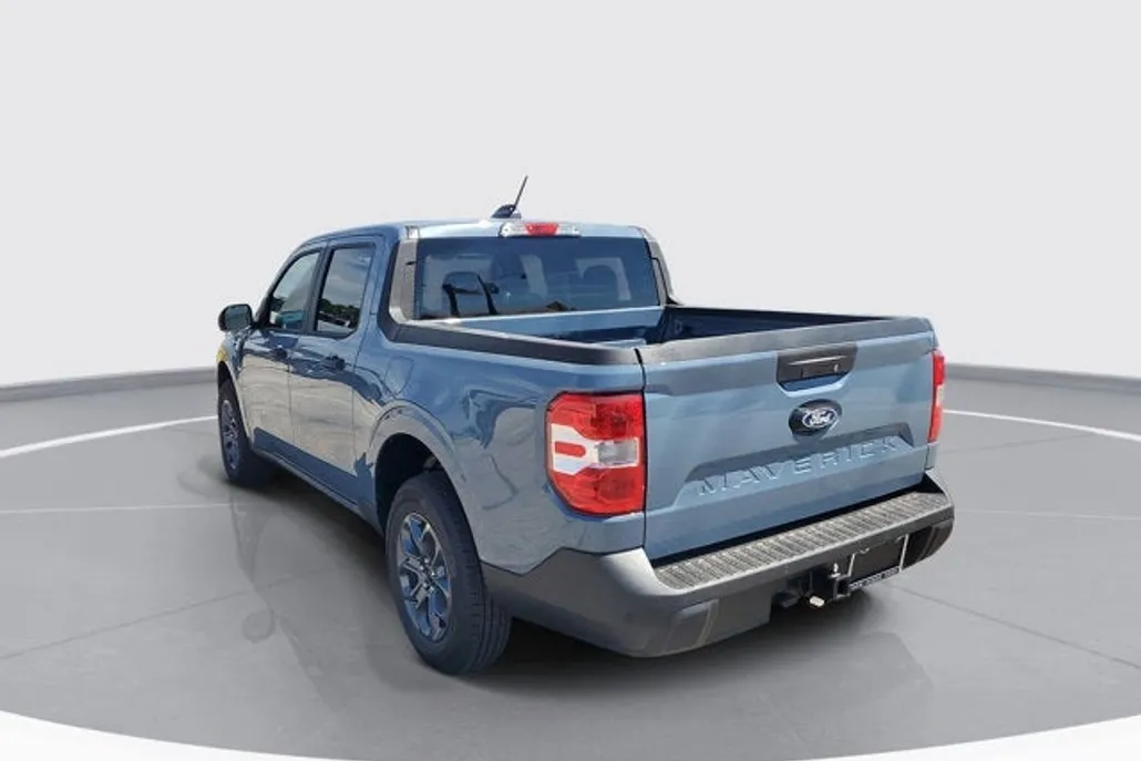 2025 Ford Maverick XLT photo 1
