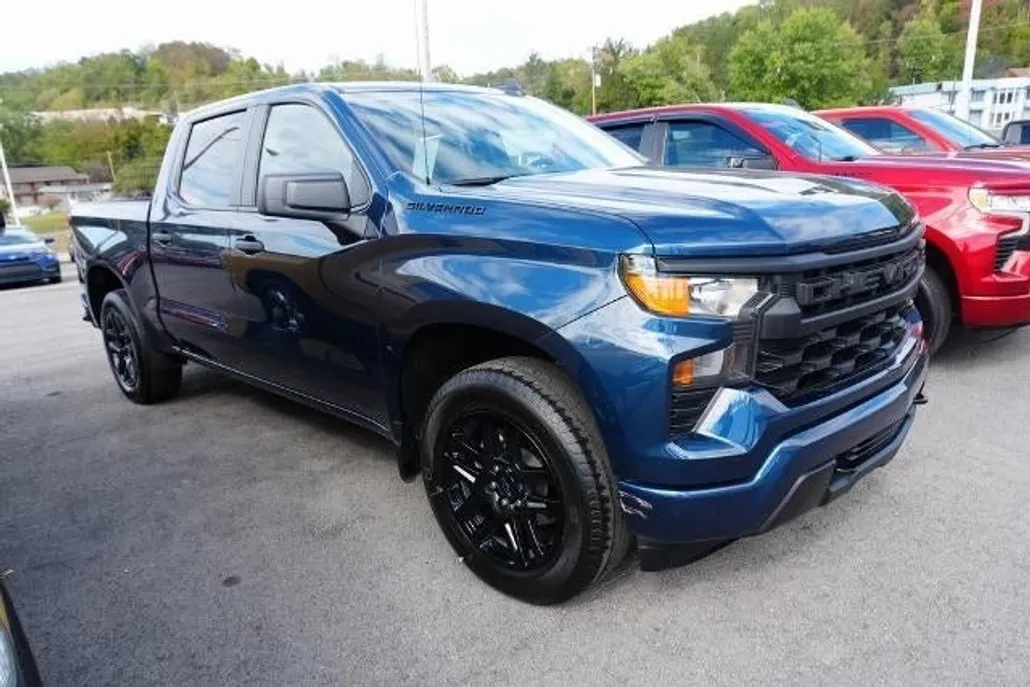 2023 Chevrolet Silverado 1500 Custom photo 1