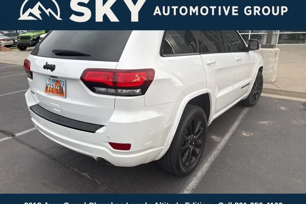 2018 Jeep Grand Cherokee Laredo photo 1