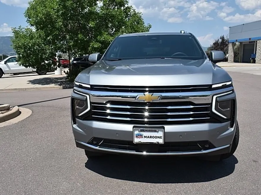 2025 Chevrolet Suburban LT photo 1