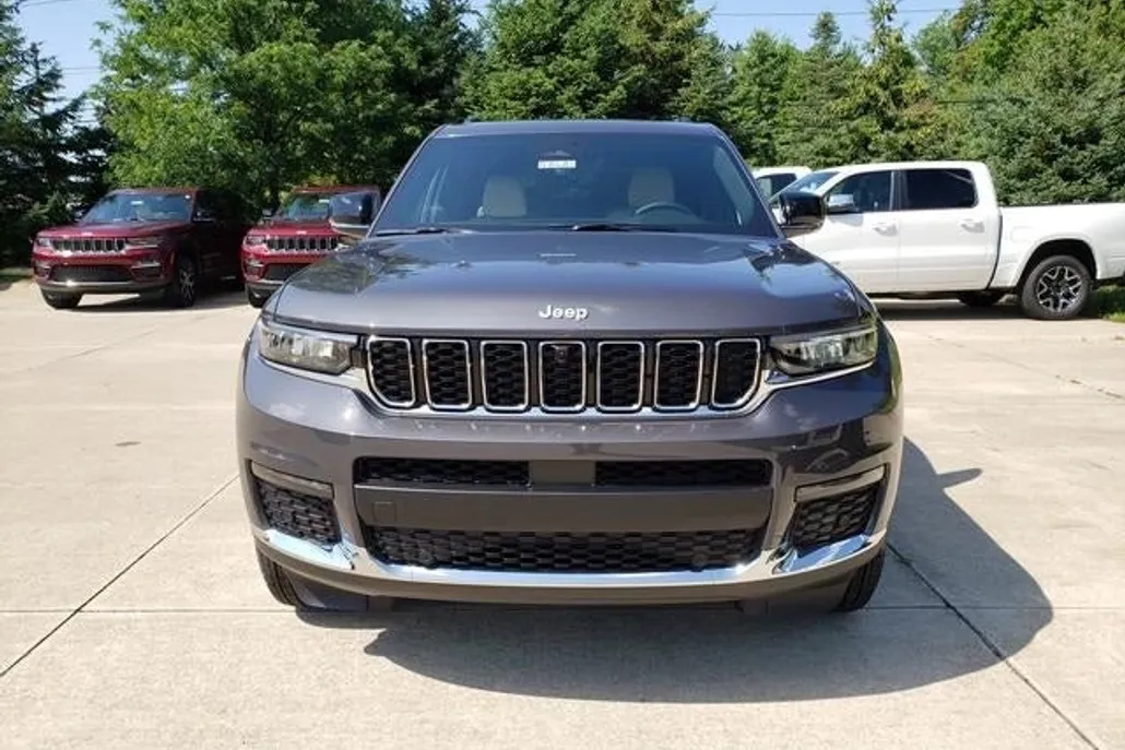 2025 Jeep Grand Cherokee Limited photo 1