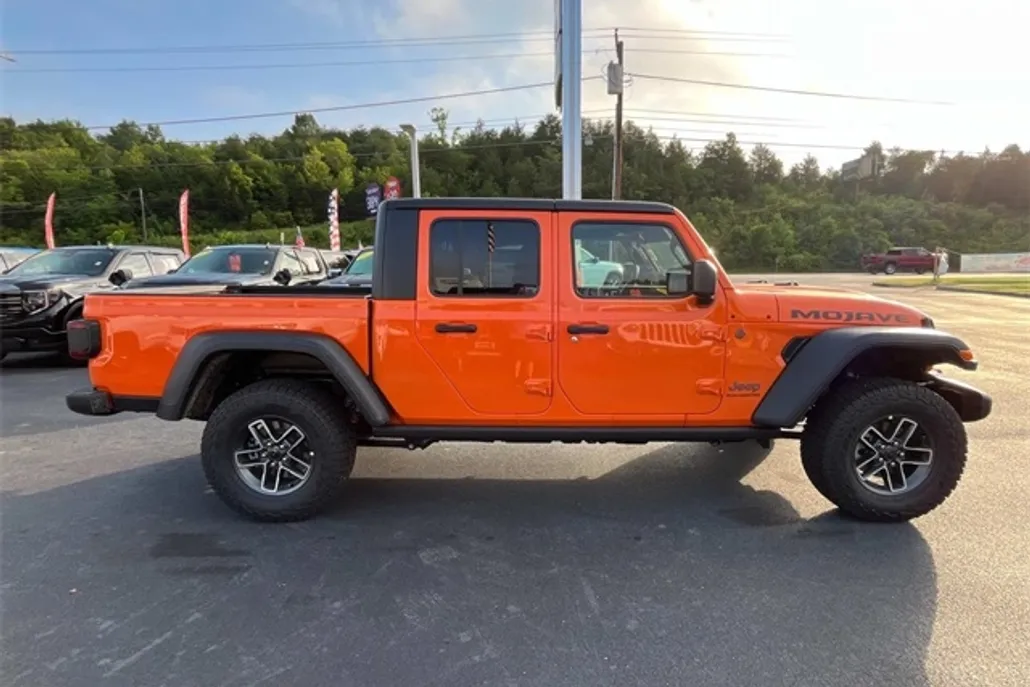 2025 Jeep Gladiator Mojave photo 1