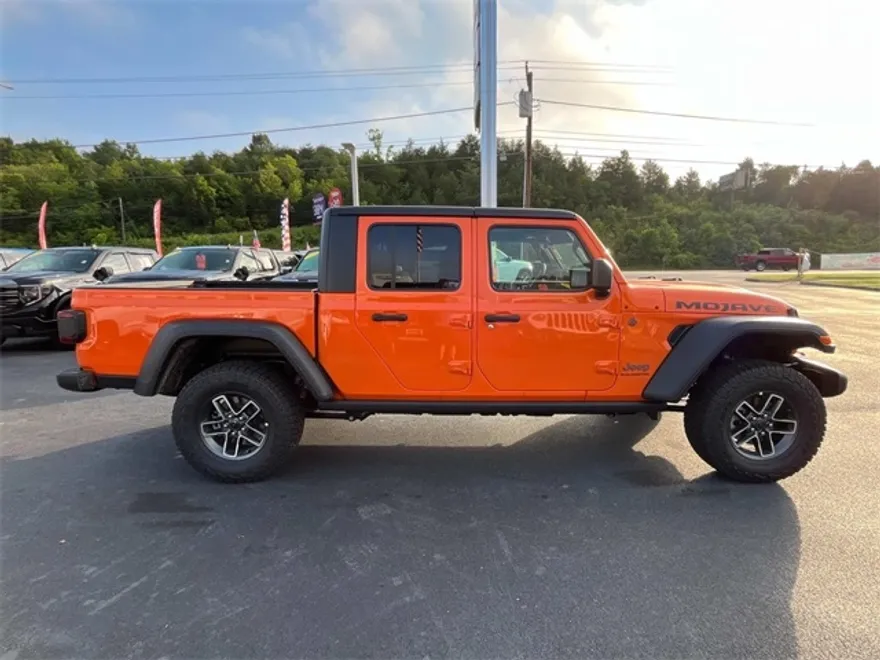 2025 Jeep Gladiator Mojave photo 1
