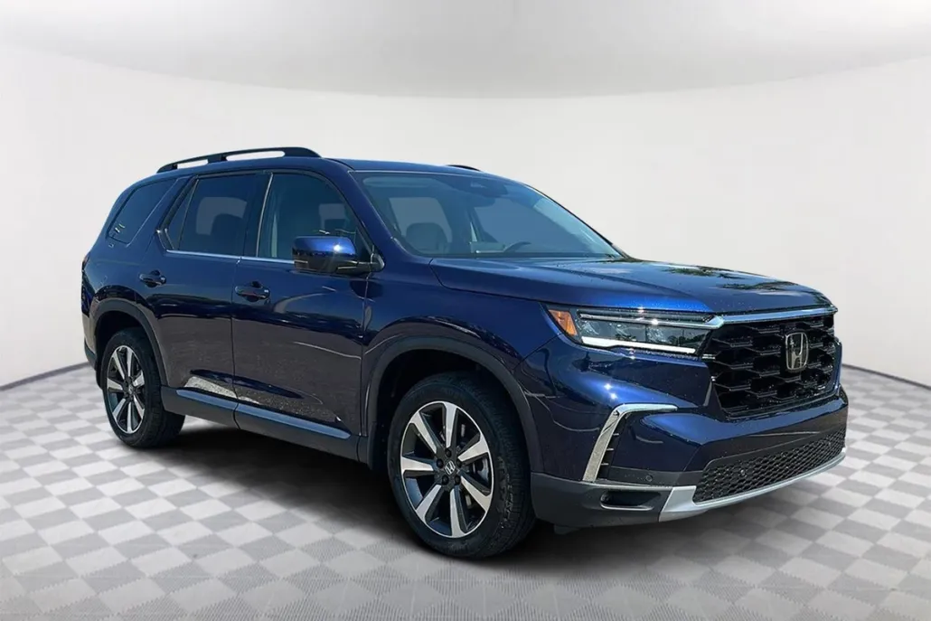 2025 Honda Pilot Touring photo 1