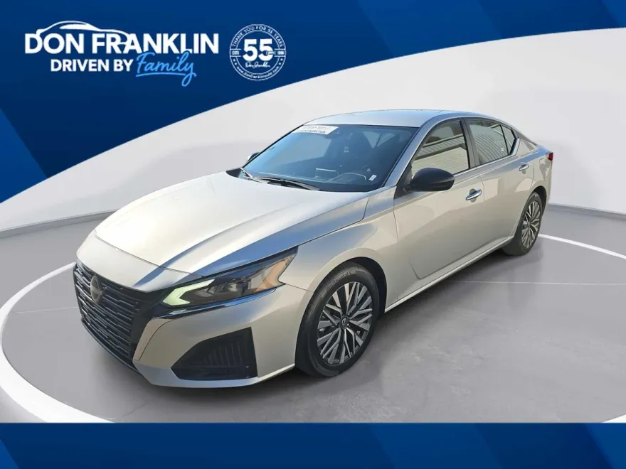 2024 Nissan Altima 2.5 SV photo 1