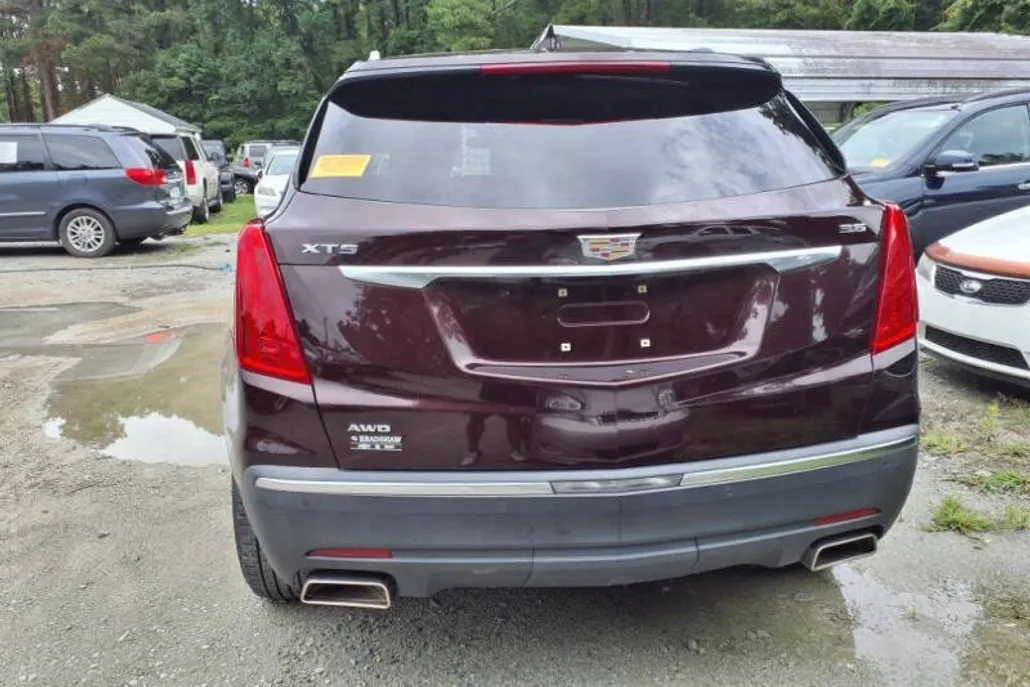 2017 Cadillac XT5 Luxury photo 1
