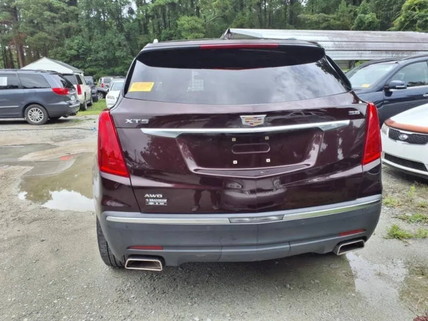 2017 Cadillac XT5 Luxury photo 1
