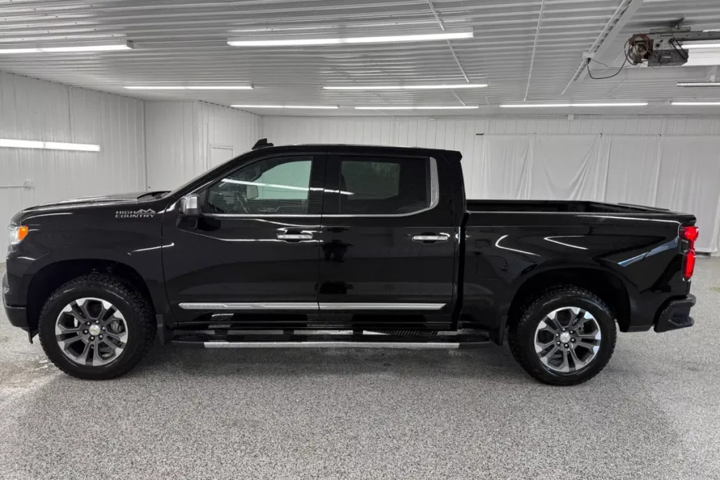 2026 Chevrolet Silverado 1500 High Country photo 1