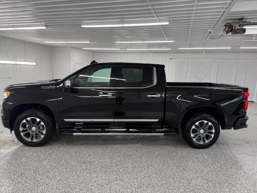 2026 Chevrolet Silverado 1500 High Country photo 1