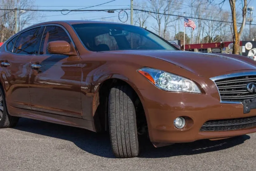 2014 Infiniti Q70 photo 1