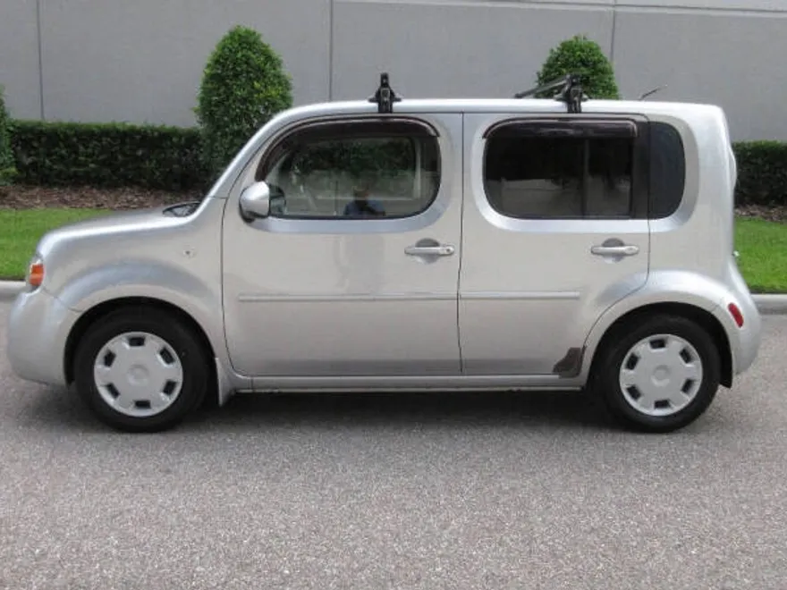 2009 Nissan Cube S photo 1