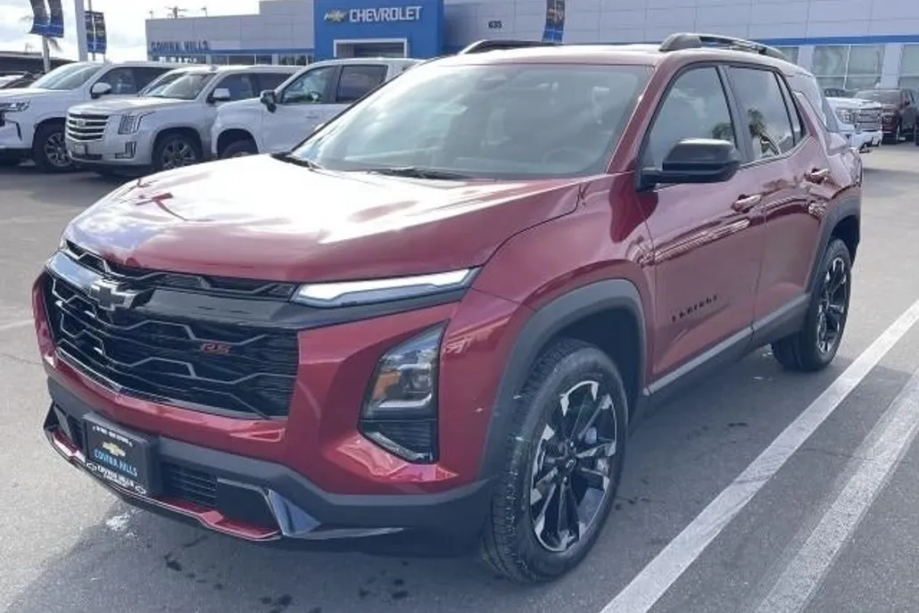 2025 Chevrolet Equinox RS photo 1