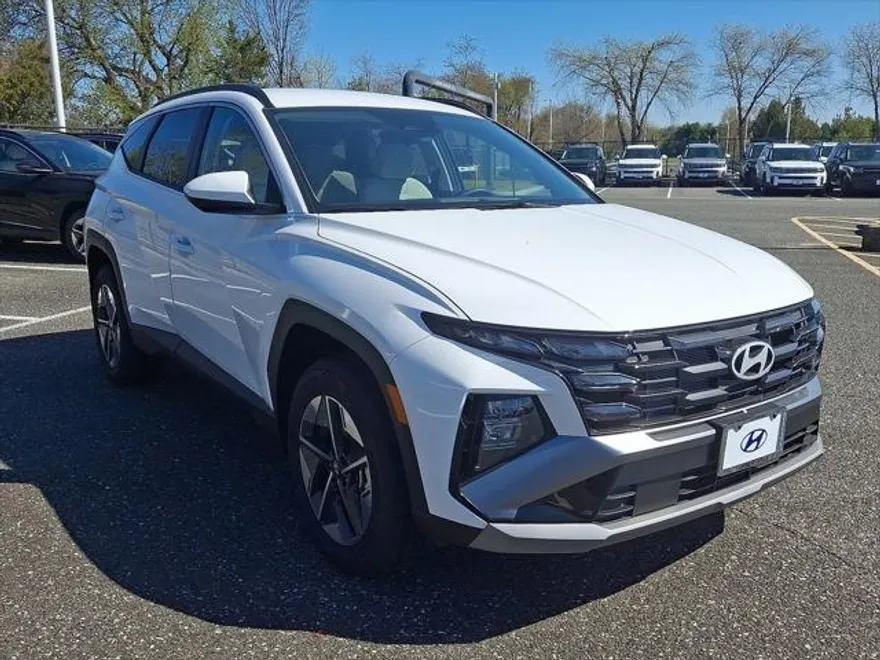 2025 Hyundai Tucson SEL photo 2