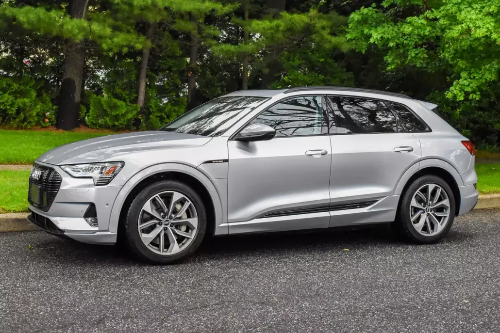 2021 Audi e-tron Premium Plus photo 1