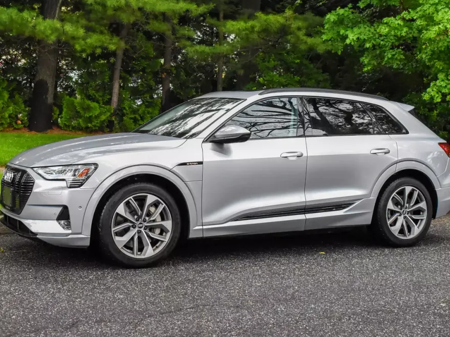 2021 Audi e-tron Premium Plus photo 1