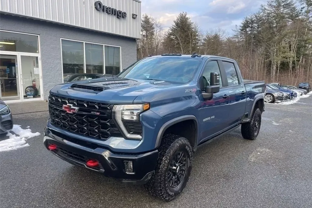 2024 Chevrolet Silverado 2500HD ZR2 photo 1