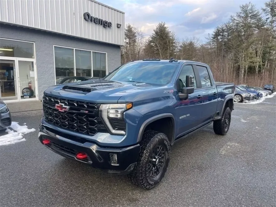 2024 Chevrolet Silverado 2500HD ZR2 photo 1