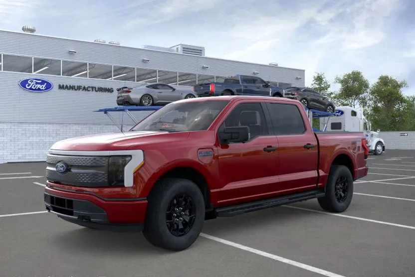 2025 Ford F-150 Lightning XLT photo 1