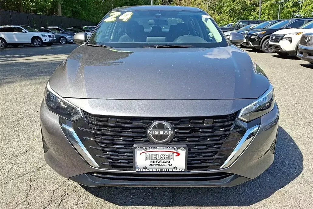 2024 Nissan Sentra SV photo 1