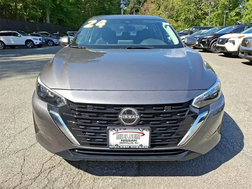 2024 Nissan Sentra SV photo 1