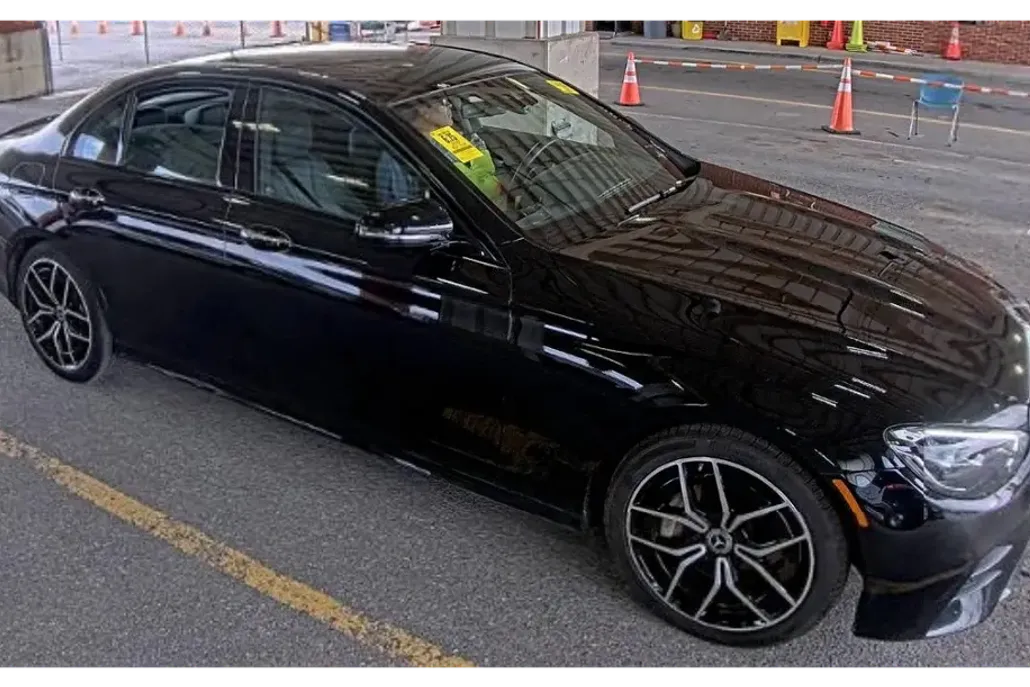 2022 Mercedes Benz E 350 4MATIC photo 1