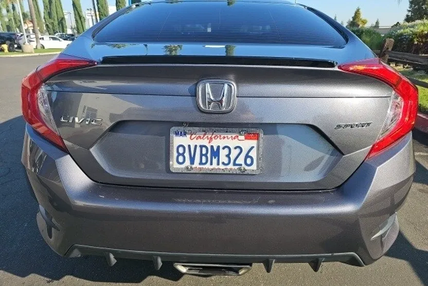 2021 Honda Civic Sport photo 1