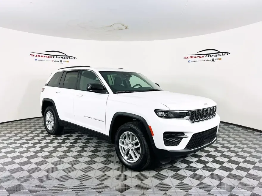 2025 Jeep Grand Cherokee Laredo X photo 1