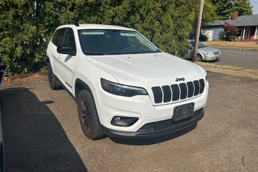 2023 Jeep Cherokee Altitude photo 1