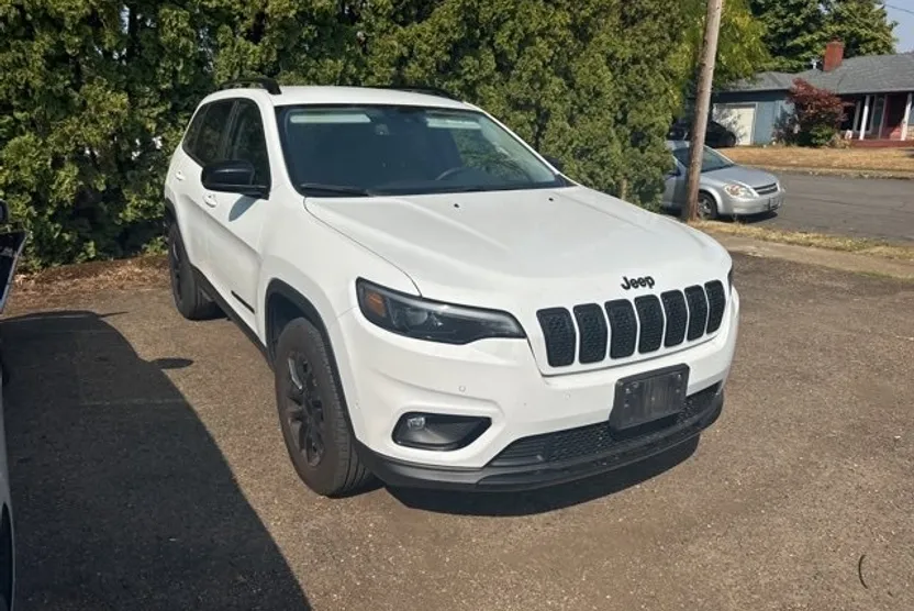 2023 Jeep Cherokee Altitude photo 1