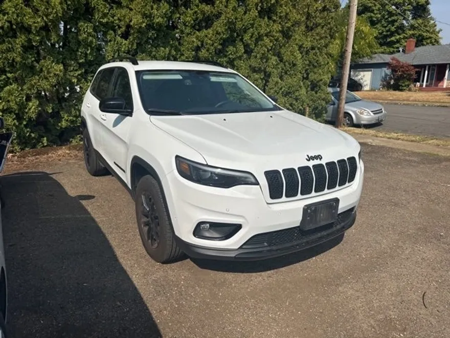 2023 Jeep Cherokee Altitude photo 1
