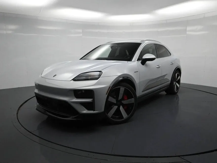 2025 Porsche Macan Electric Turbo photo 1
