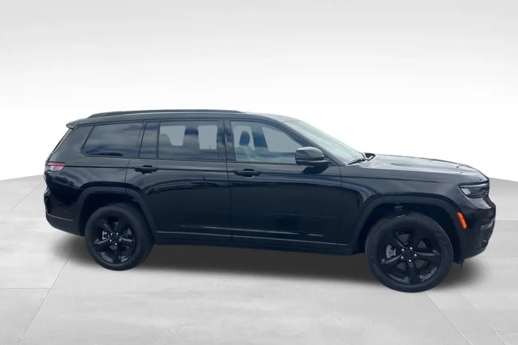2025 Jeep Grand Cherokee Limited photo 1