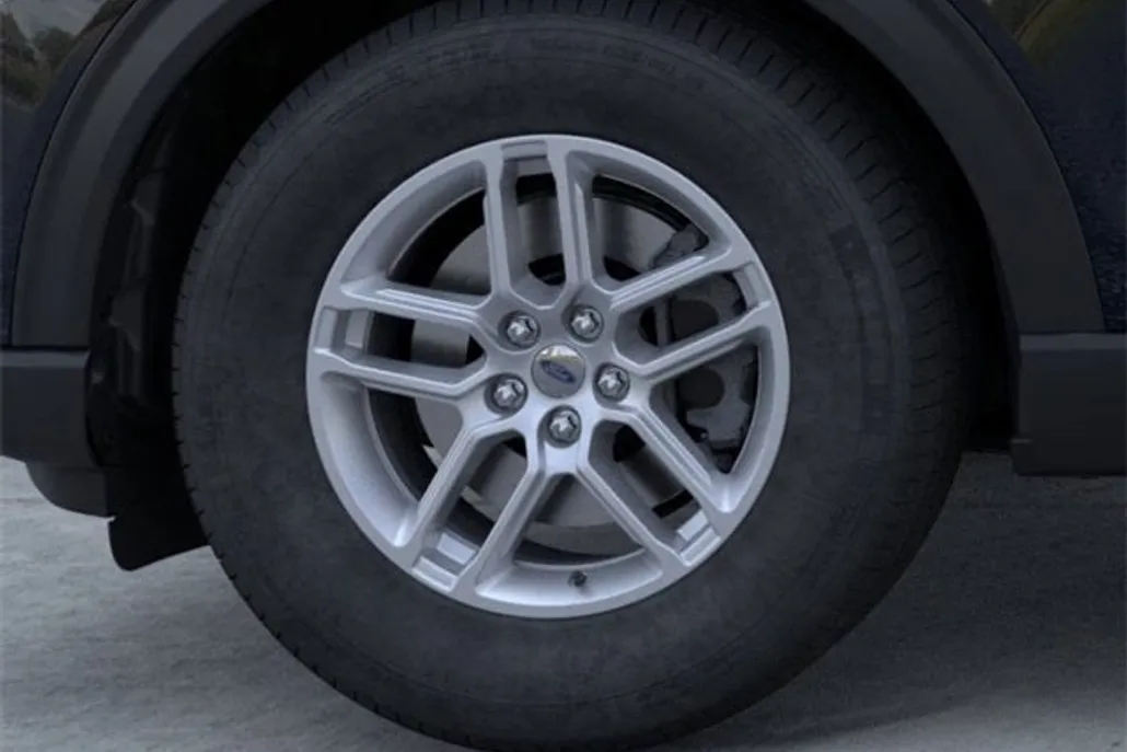 2025 Ford Explorer photo 1