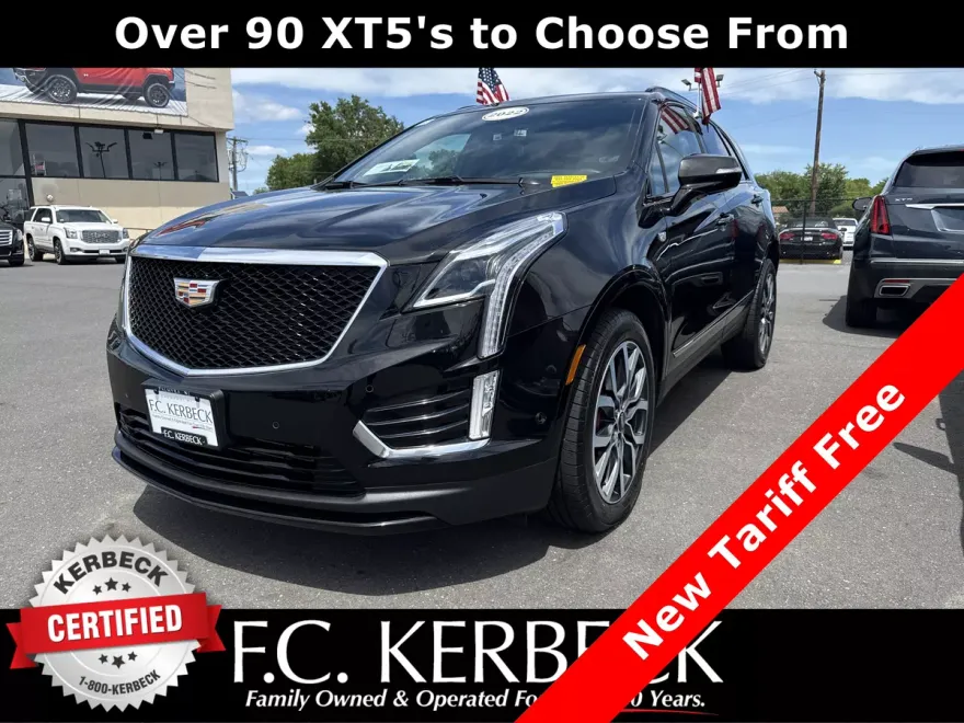 2022 Cadillac XT5 Sport photo 1