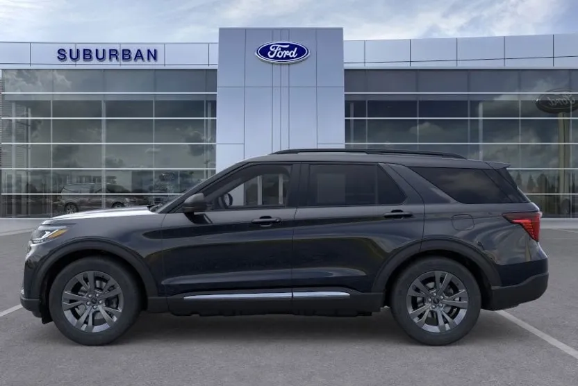 2025 Ford Explorer photo 1