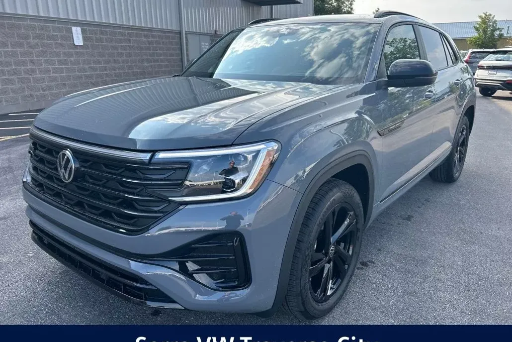 2026 Volkswagen Atlas Cross Sport SEL R-Line photo 1