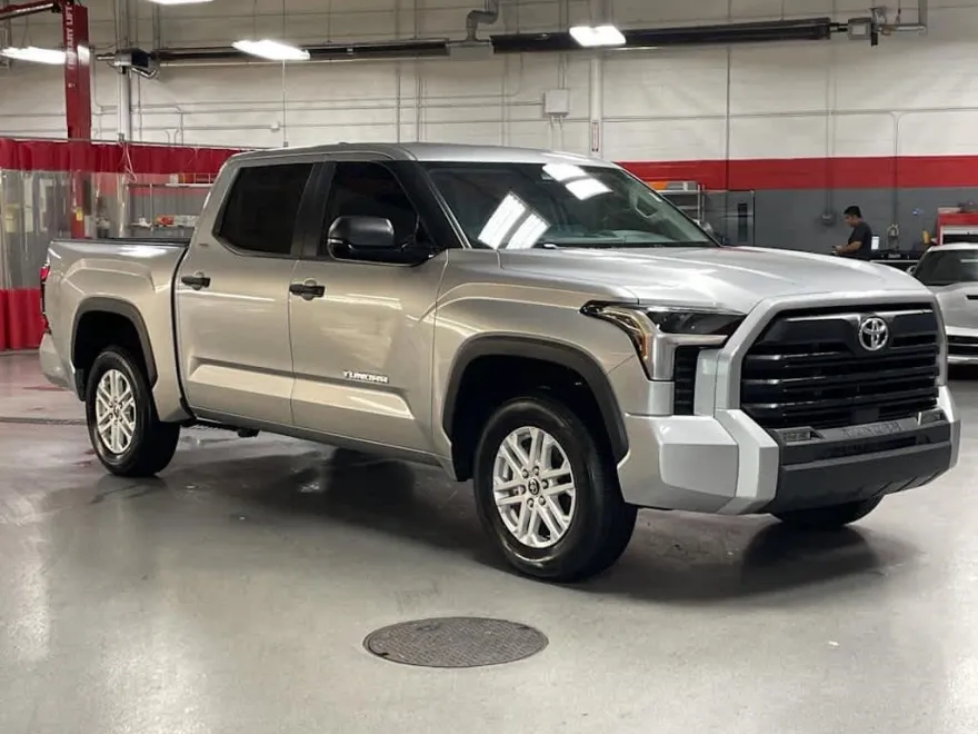 2024 Toyota Tundra SR5 photo 1
