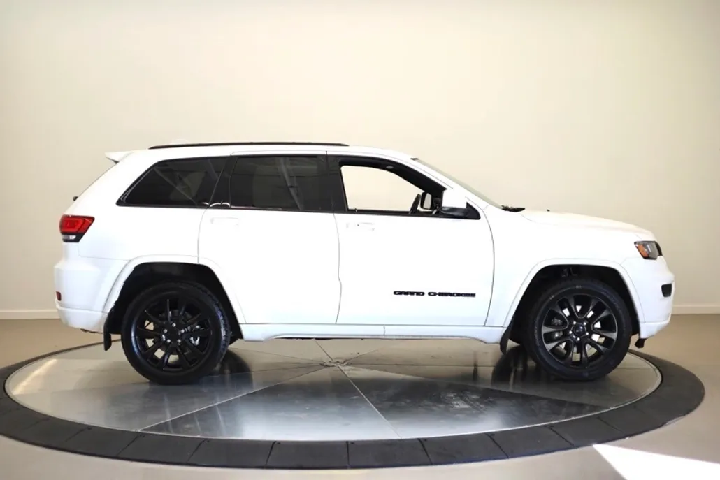 2021 Jeep Grand Cherokee Laredo X photo 1